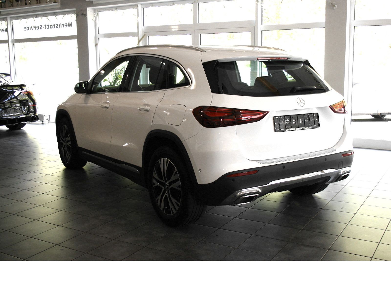 Fahrzeugabbildung Mercedes-Benz GLA 180 Progr. Advanced *Winter-Paket*Kamera