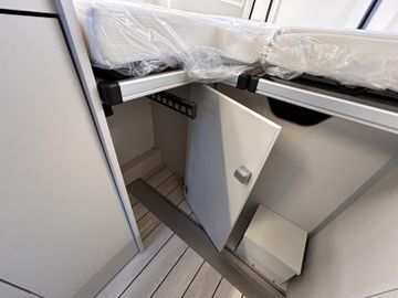 Westfalia Columbus 600 E 140 PS Automatik Skyview SOLAR