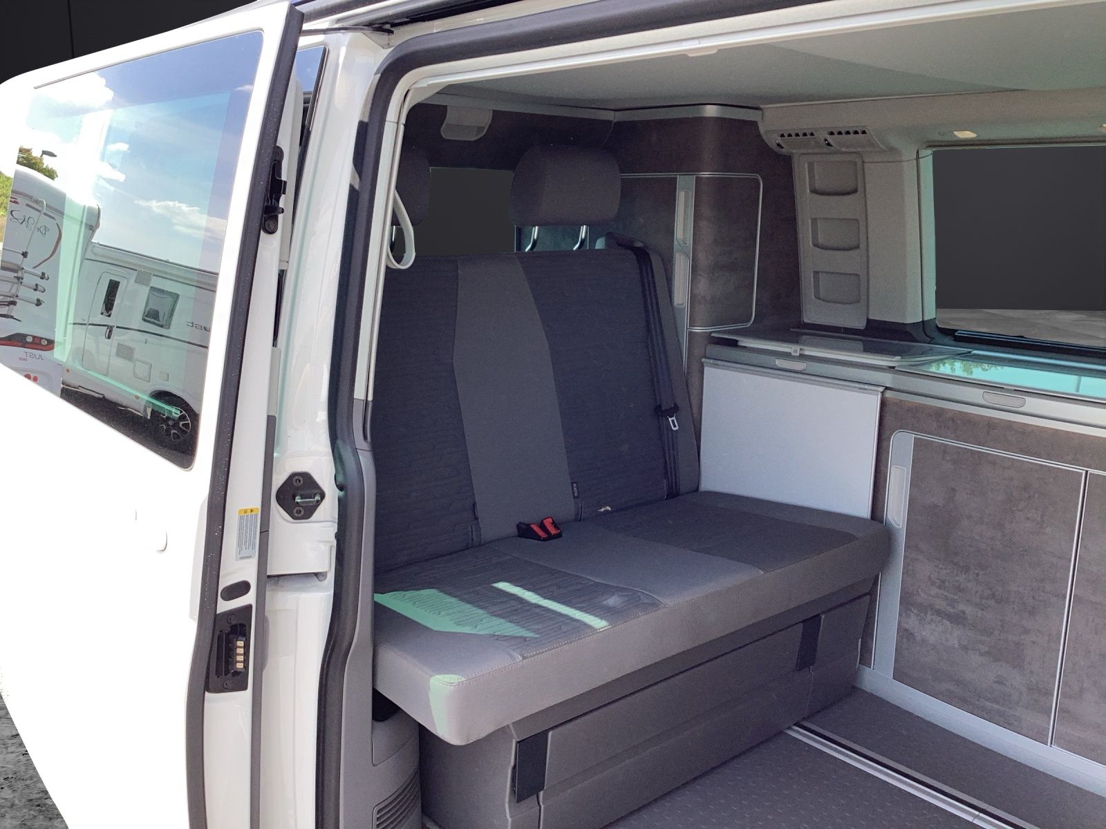 Fahrzeugabbildung Volkswagen T6 California T6.1 TDI DSG Ocean STANDHZG LED AC