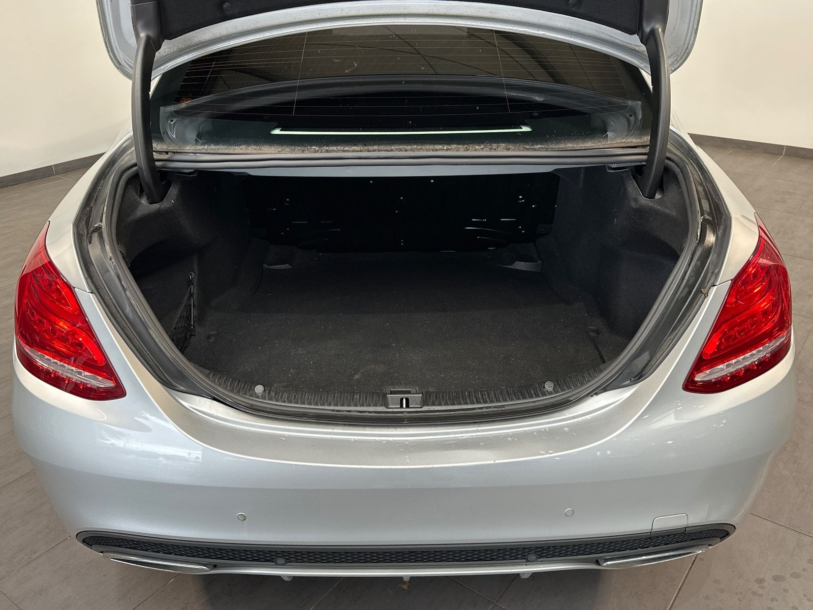 Fahrzeugabbildung Mercedes-Benz C 220 d Limousine AMG-Line NAV+LED+ACC+18ZOLL