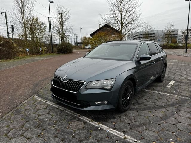 Skoda Superb Baujahr 2019