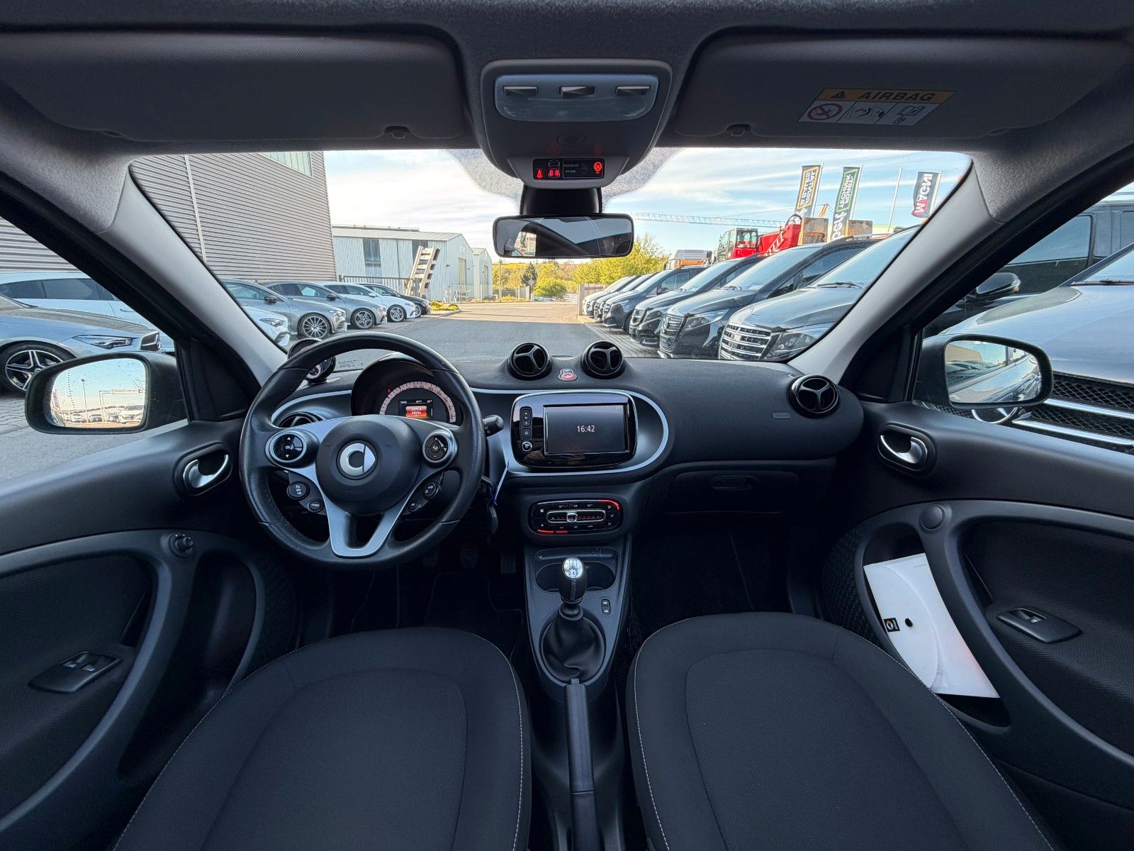 Fahrzeugabbildung Smart ForFour PASSION Tempomat+Klima+Faltdach+SHZ+BT
