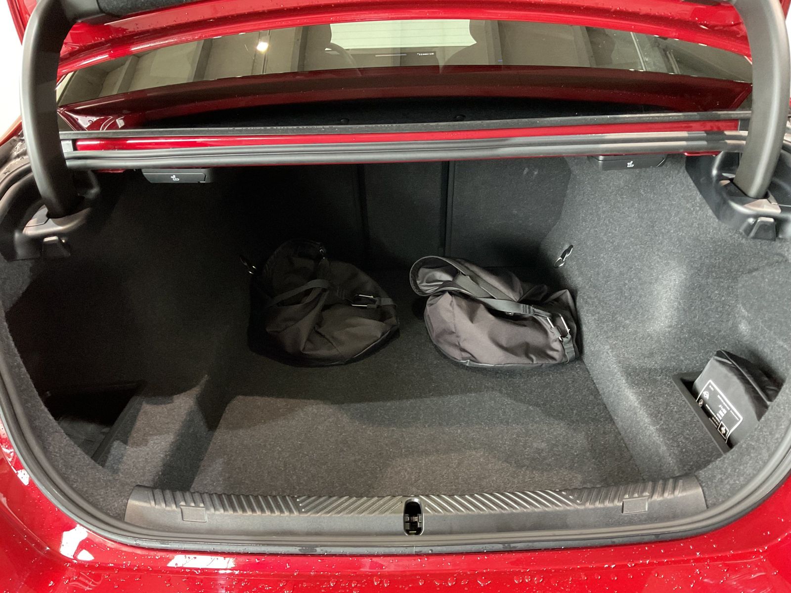 Fahrzeugabbildung BMW 530e xDrive M Sportpaket, Panorama Glasdach, akt