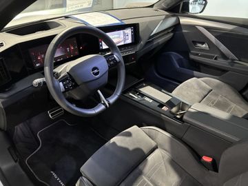 Fotografie 13 des Opel Astra 1.2 Turbo Automatik Ultimate