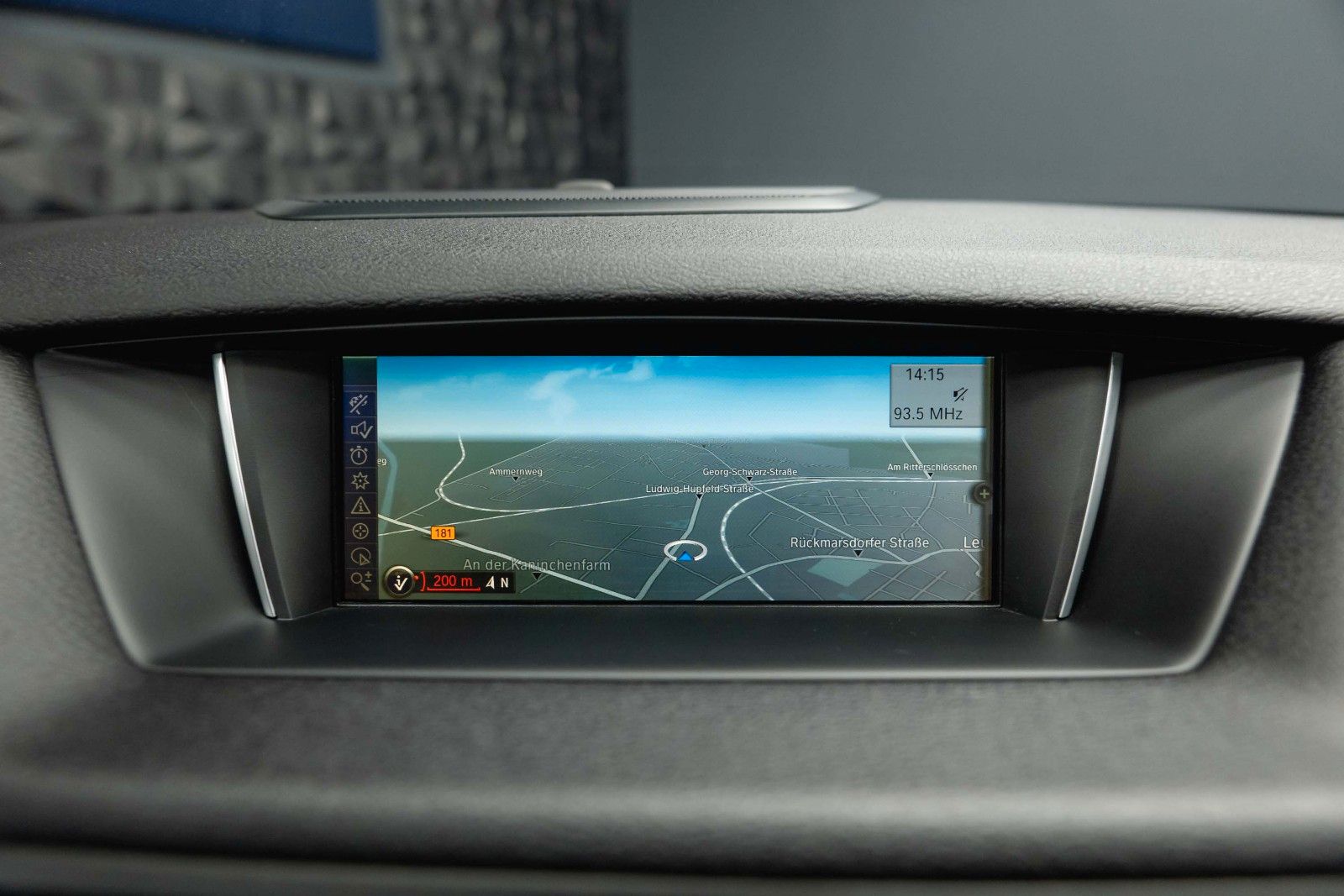Fahrzeugabbildung BMW X1 xDrive 18d M-Sport Shadow Line *Bi-Xenon*DAB*