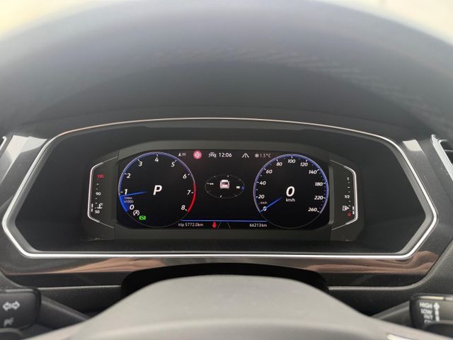 Tiguan Allspace R-Line 2.0 TSI 4Motion Pano Navi