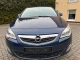 Opel Astra J Lim.Design,1.Hd,Navi,Standheizun,Garante - Opel Astra aus 2011: H