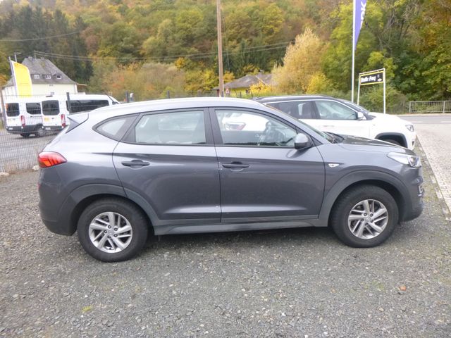 TUCSON Select *8fach bereift