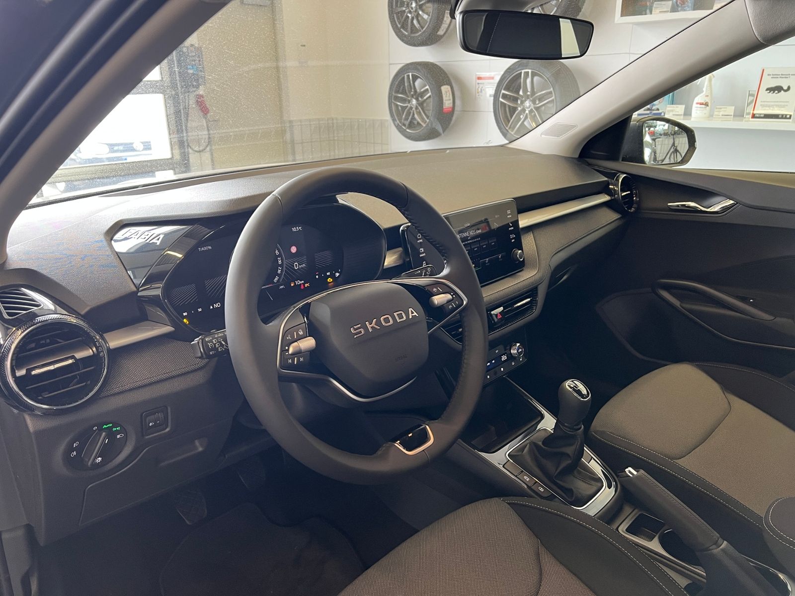 Fahrzeugabbildung SKODA Fabia Selection 1.0 MPI *Winterpaket,LED*