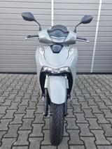 Honda SH 125 i *1. Hand*unfallfrei*1000KM Insp. * - HONDA 125I