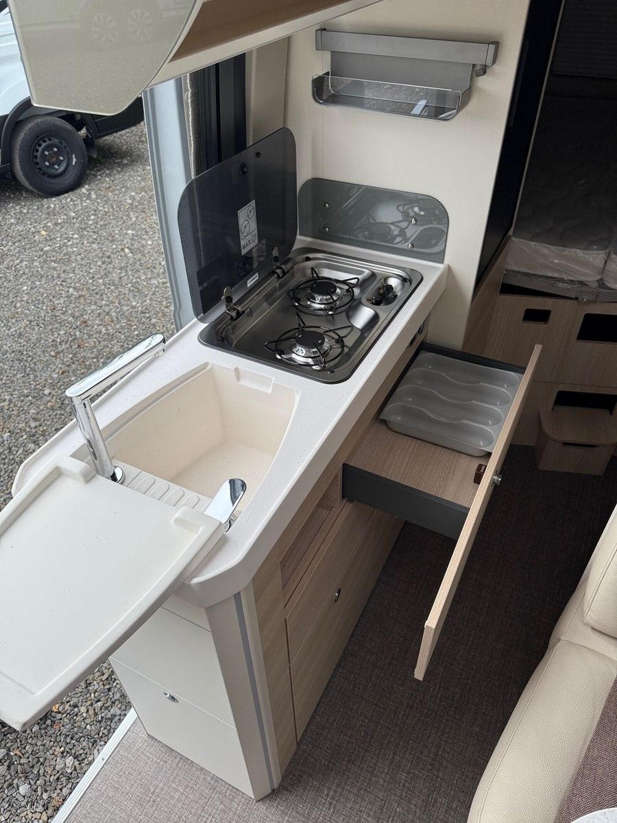 Fahrzeugabbildung Eura Mobil Van V 595 HB Automatik, 180 PS, Fahrassistenzp.