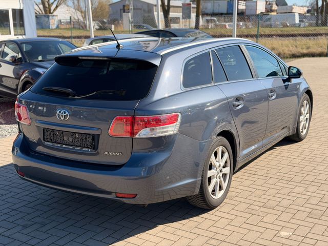 Toyota Avensis Kombi Executive EXPORT