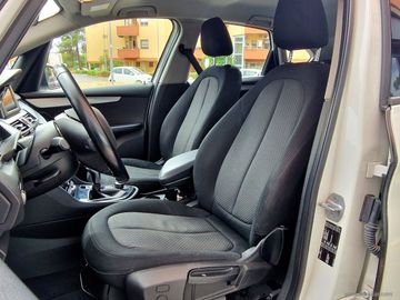 BMW 214 Active Tourer - 9