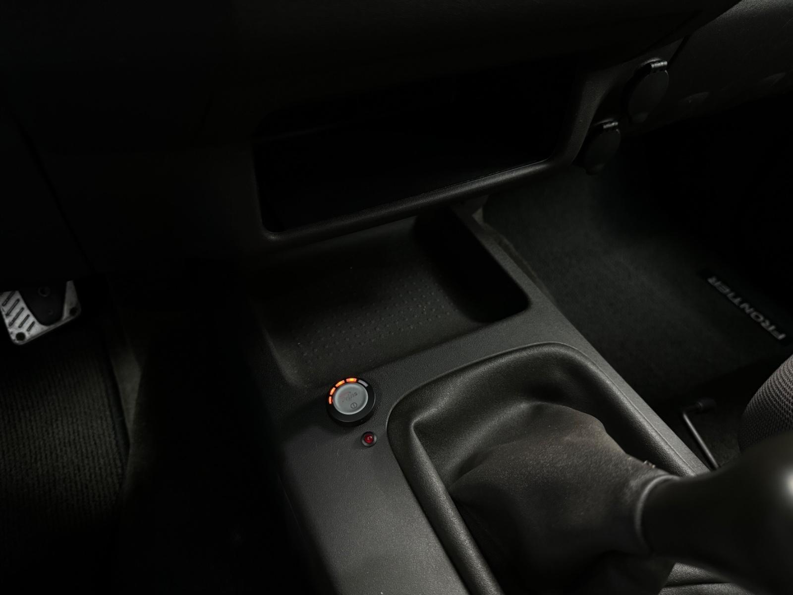 Nissan Frontier 2005 — photo 33
