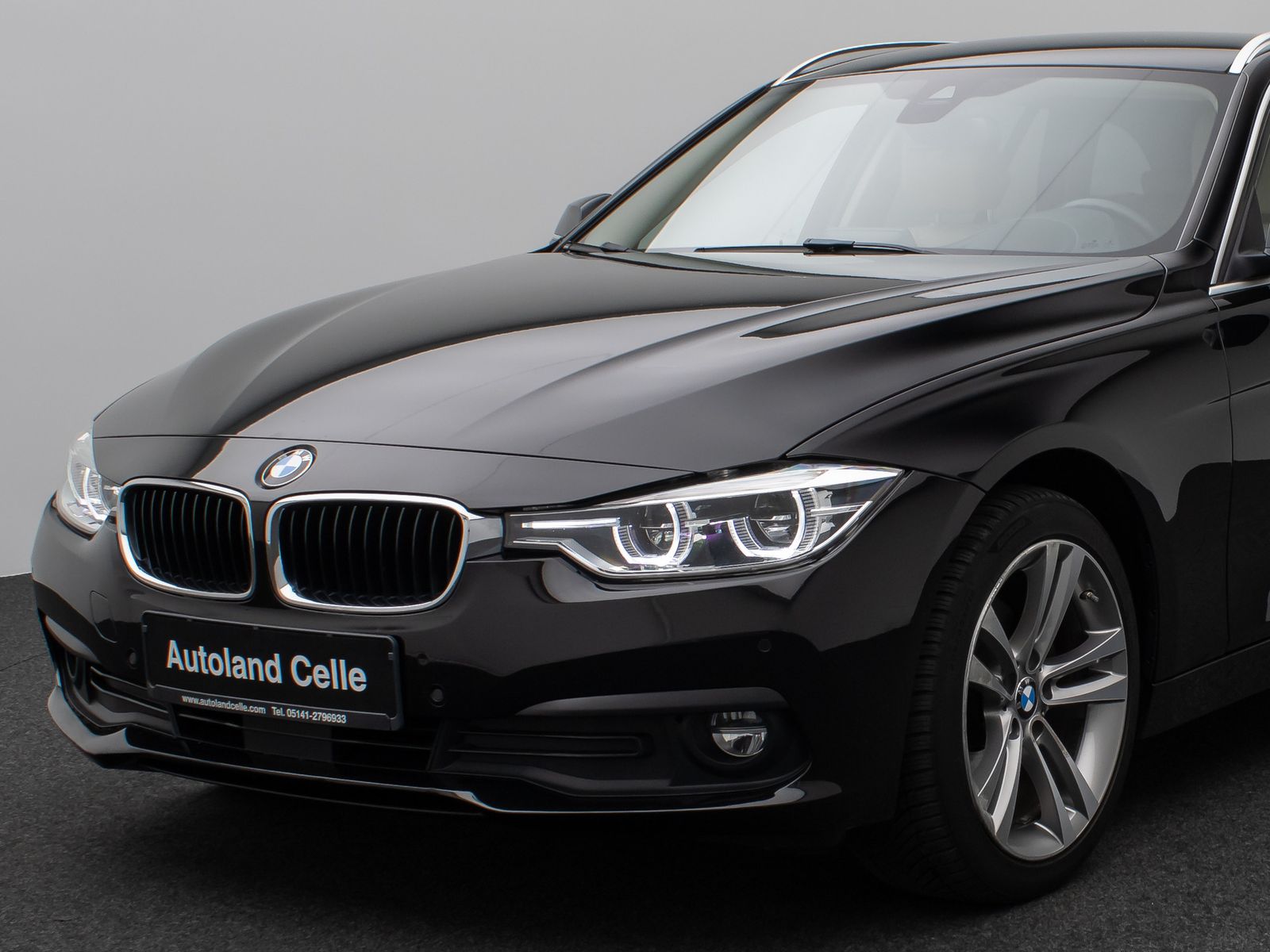 Fahrzeugabbildung BMW 320d xD PDC HUD Lenkrhzg Stop&Go Alarm Komfort