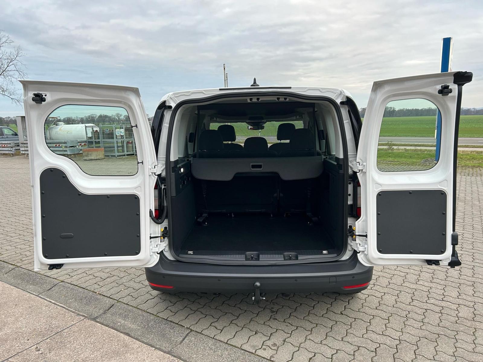 Volkswagen Caddy Kombi 1.5 TSI DSG / AHK App-Connect