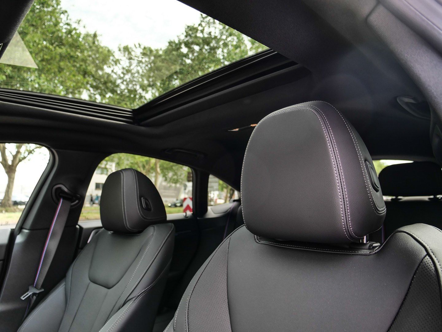 BMW i4 - Bild 10