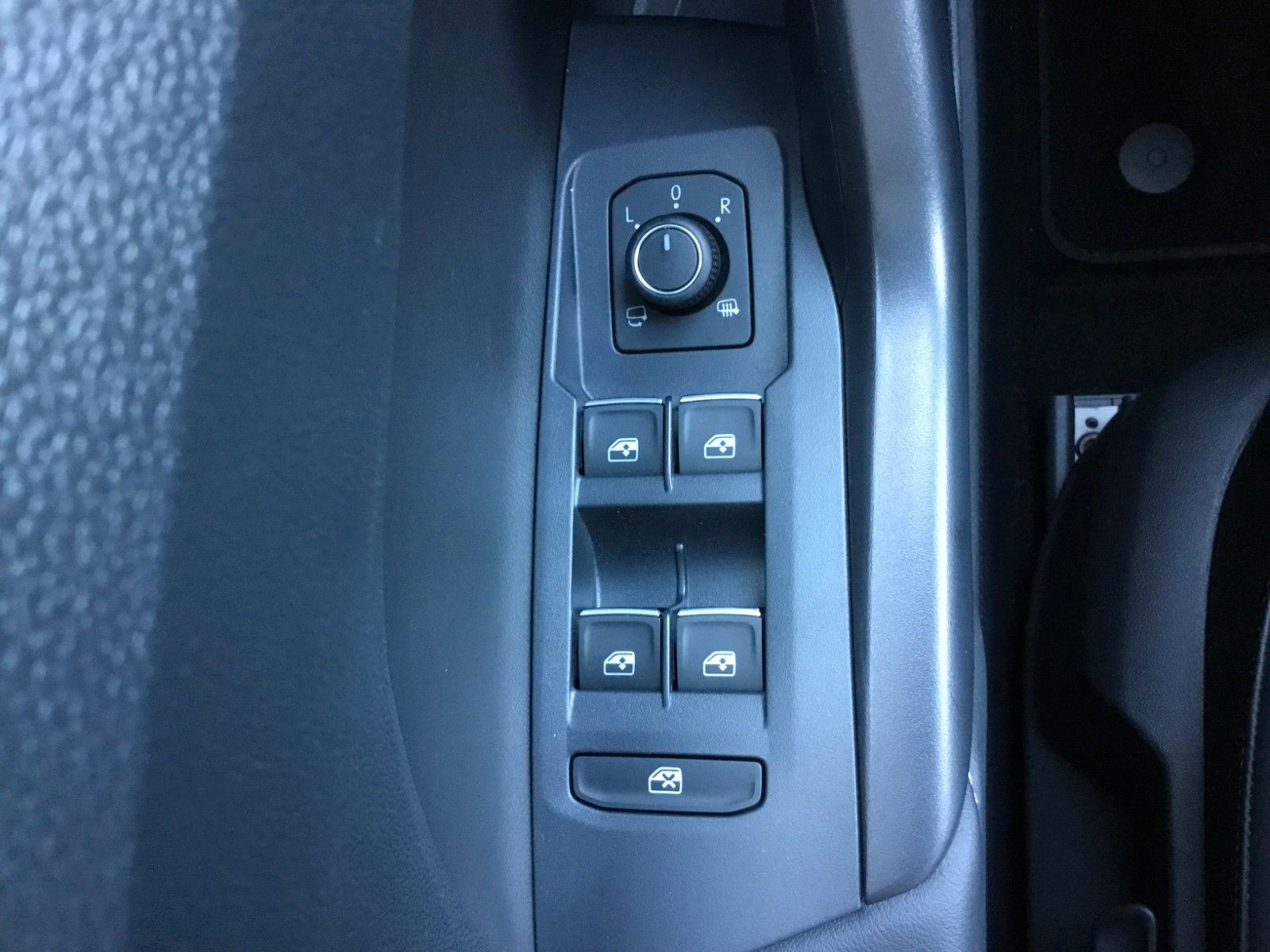 Fahrzeugabbildung Volkswagen T-Cross 1.0 TSI DSG GOAL+AHK+ACC+AppConnect+LED