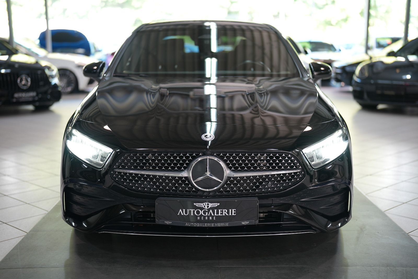 Mercedes-Benz A 200 d Limo AMG LINE LED DISTR KEYLESGO WIDE foto 2