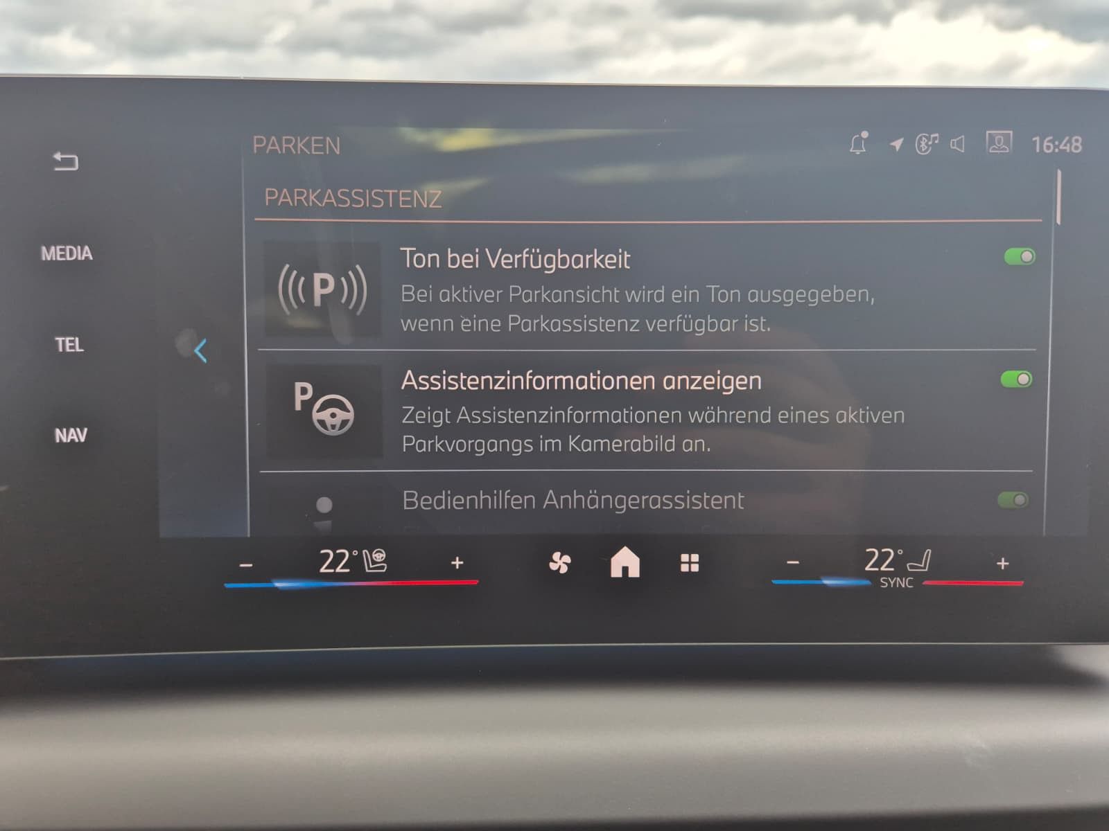 Fahrzeugabbildung BMW 120 i M Sport Adaptiv LED*PANO*AHK*M Alcantara