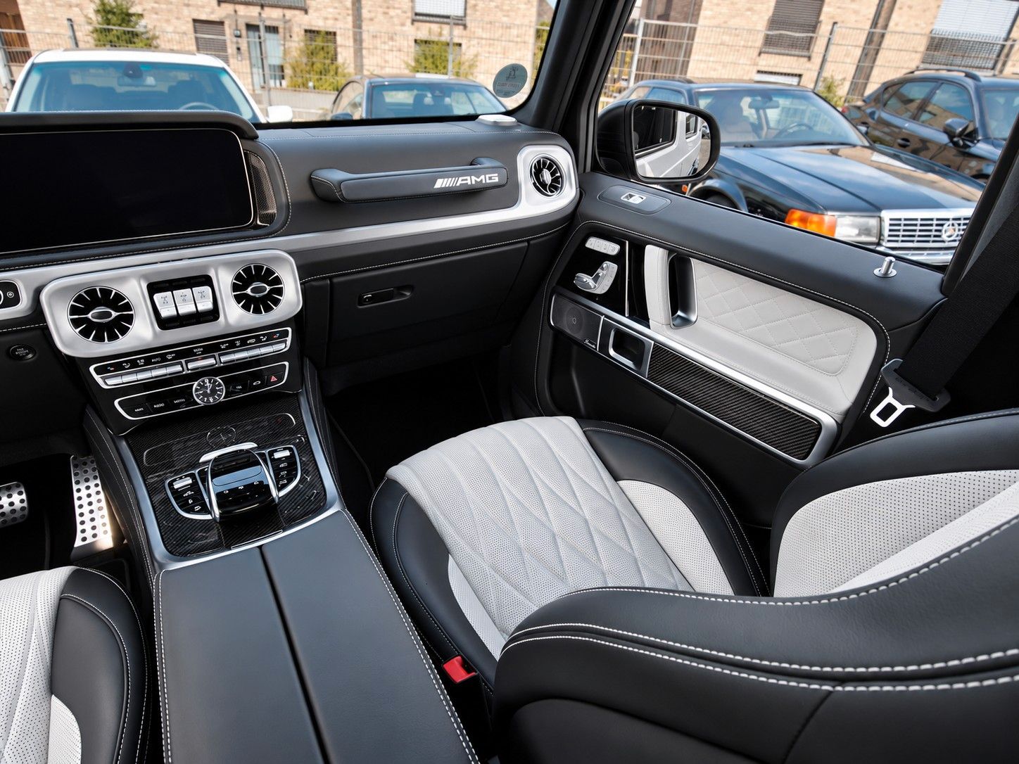 Fahrzeugabbildung Mercedes-Benz G 63 AMG Designo+Manufaktur/Carbon/StdHzg
