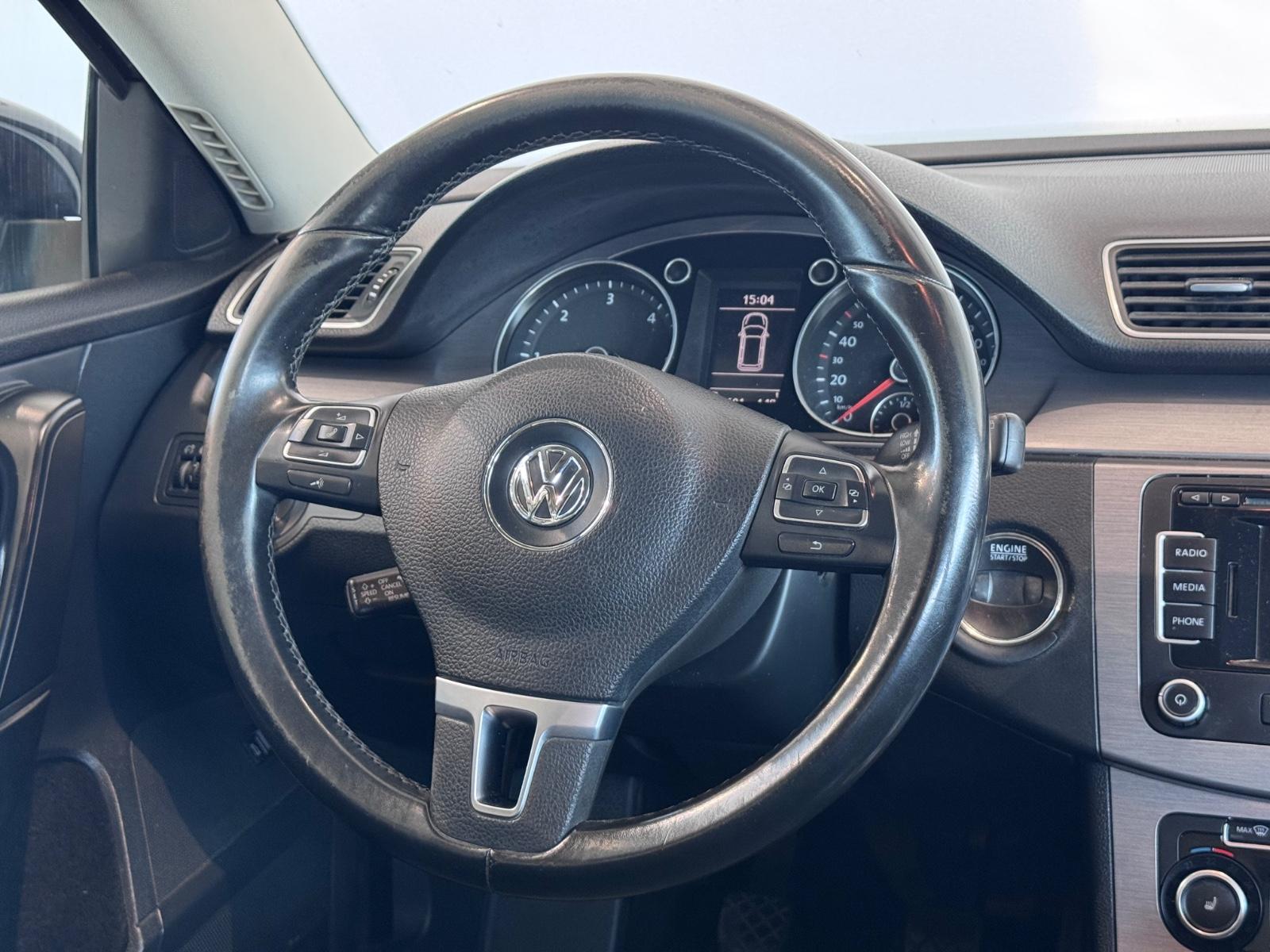 Volkswagen Passat 2010 — photo 34