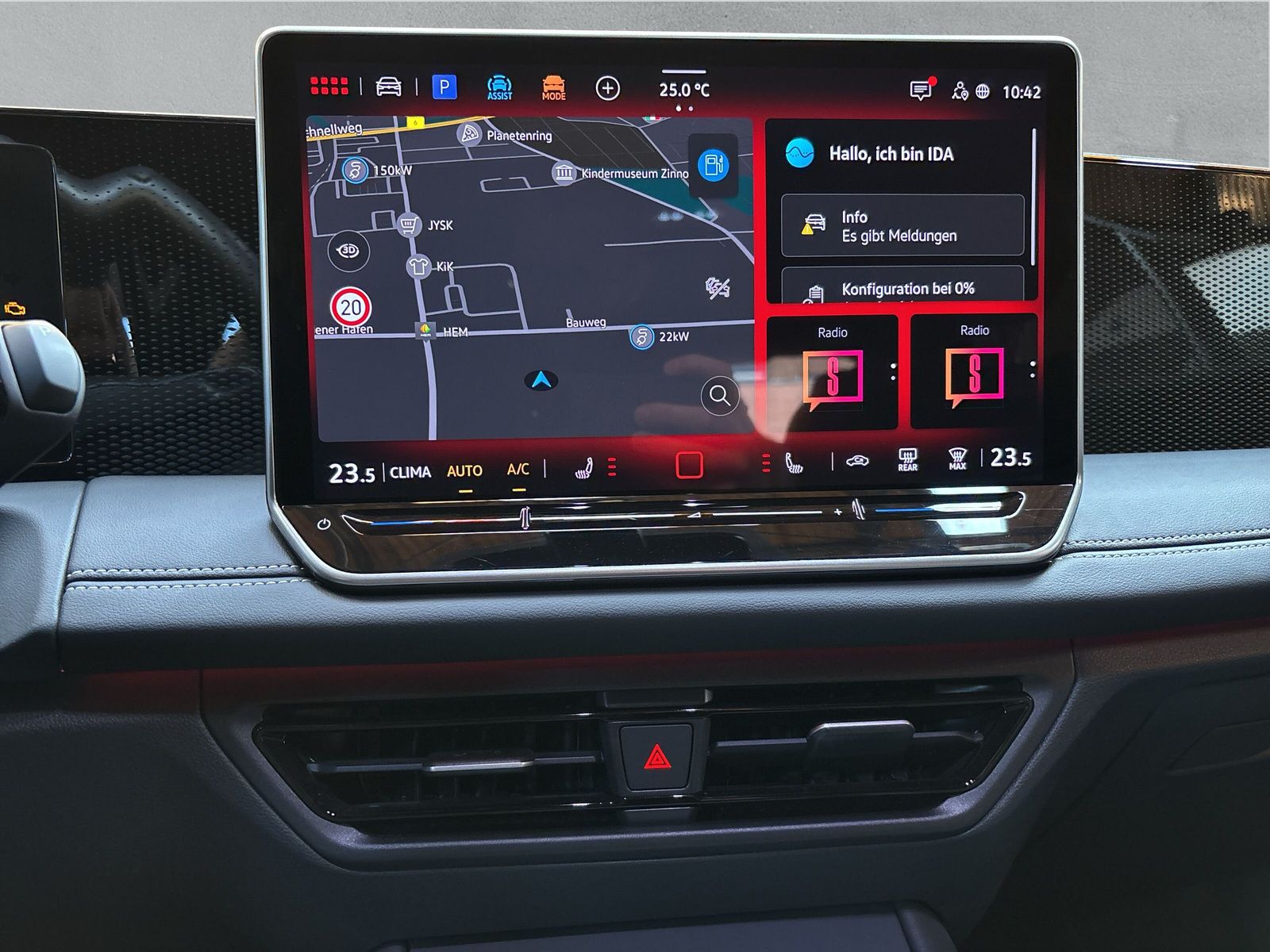 Fahrzeugabbildung Volkswagen Tiguan 1.5 eTSI Goal AHK Keyless IQ-Light Kamera
