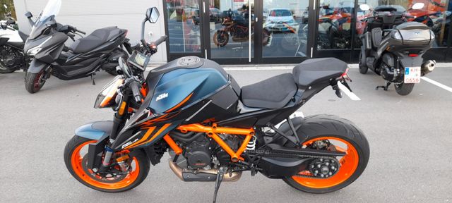 KTM 1290 Super Duke R Evo Tech Pack