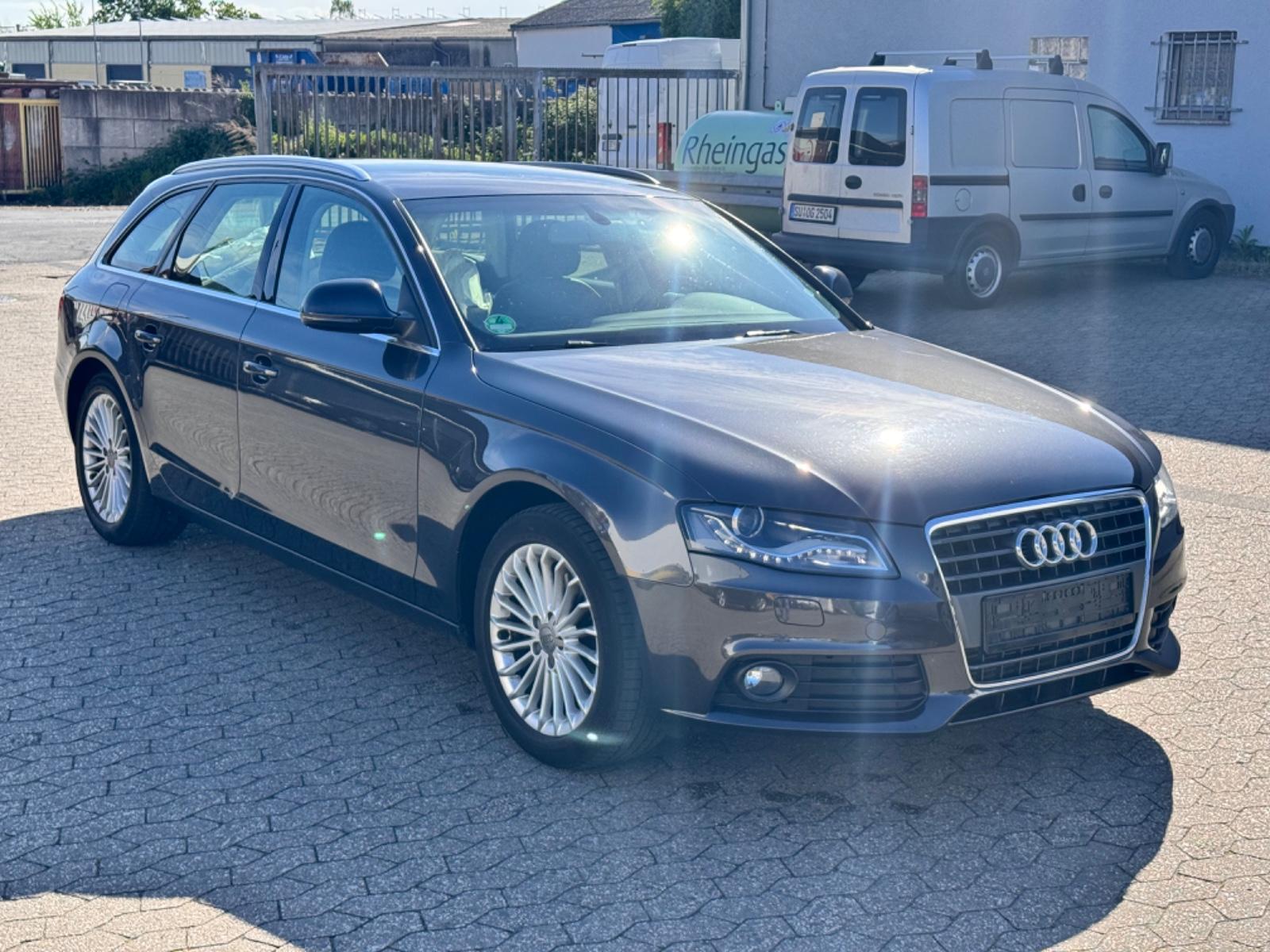 Audi A4 1.8 160PS Automatik  Xenon Navi TÜV+ÖL NEU