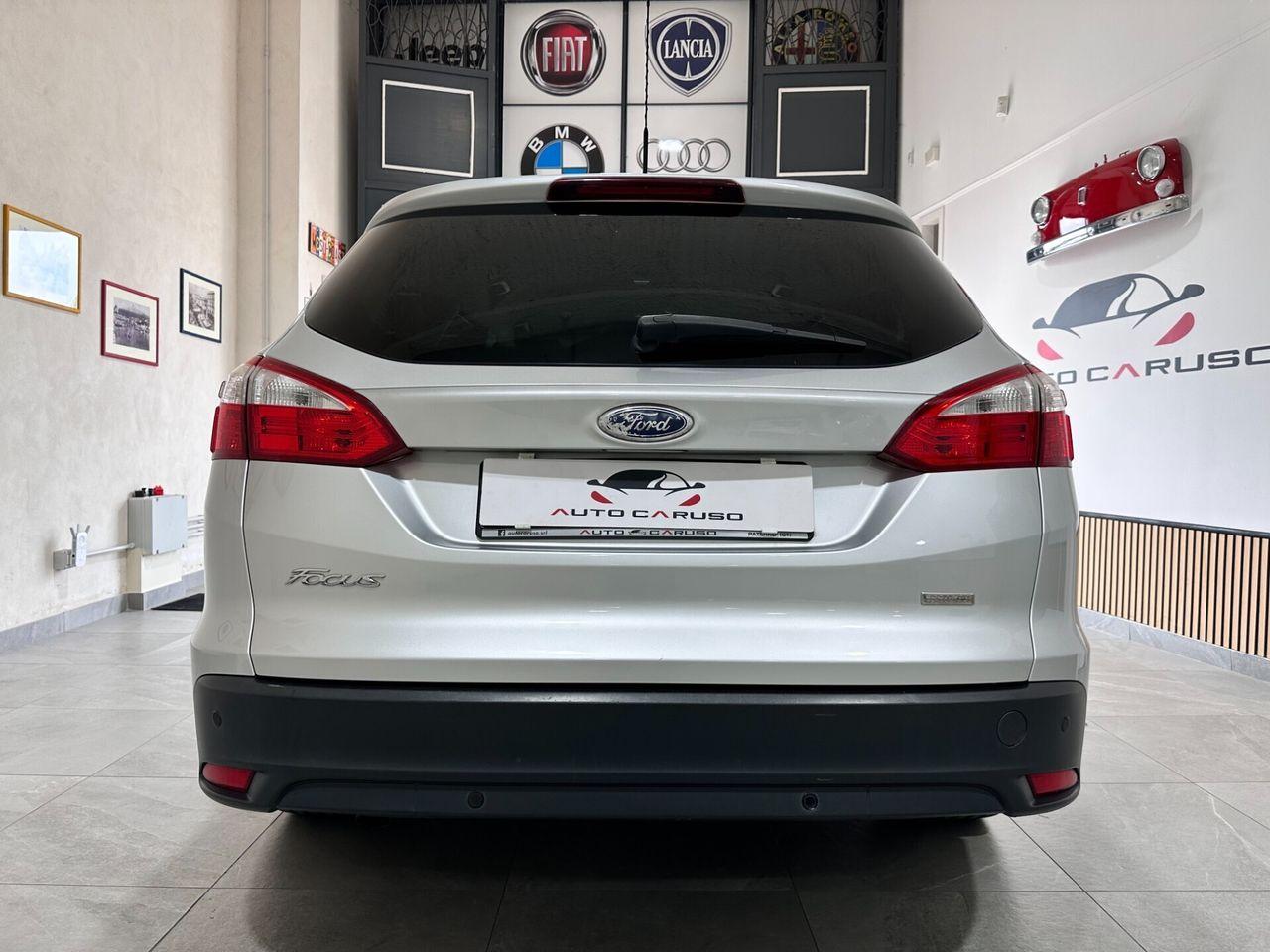 Ford Focus 2013 — photo 11