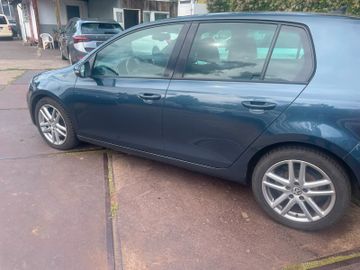 Volkswagen Golf - 6