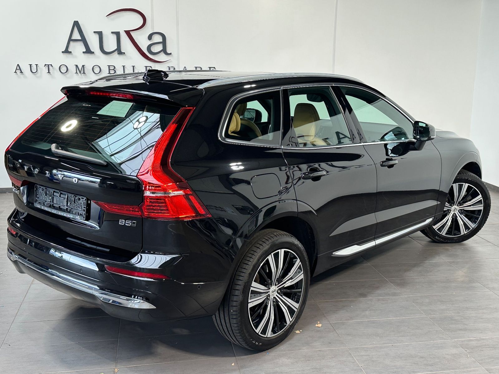 Fahrzeugabbildung Volvo XC60 B5 B AWD Ultimate Bright NAV+LED+PANO+AHK
