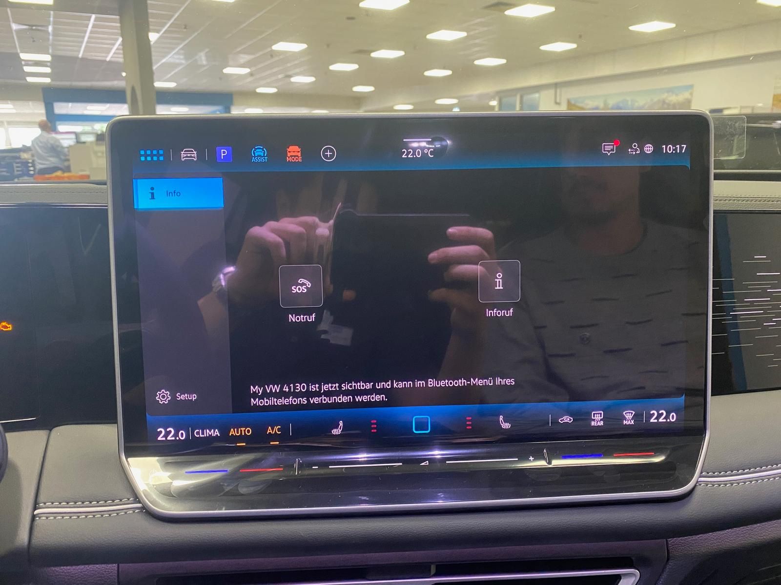 Fahrzeugabbildung Volkswagen Tiguan 1.5 eTSI+Elegance+AHK+NAVI+360 KAMERA+HUD