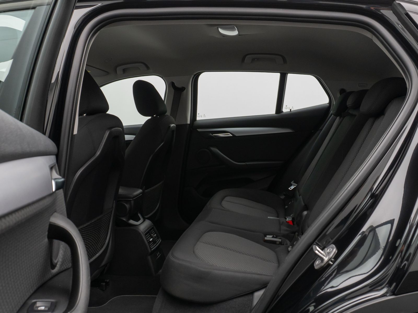 Fahrzeugabbildung BMW X2 xD25e Kamera DAB Lordos Geschwindigkeitsreg