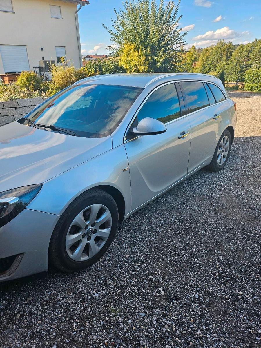 Opel Insignia 2014 — engine 131 HP (96kW)