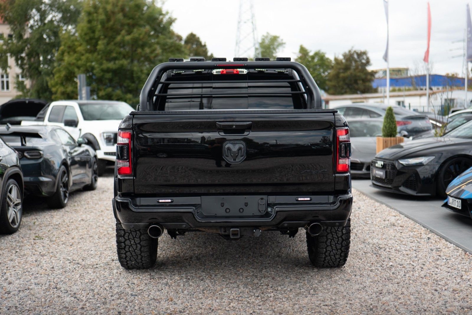 Fahrzeugabbildung Dodge RAM 5.7 V8 HEMI 4x4 LARAMIE Limited Offroad LED