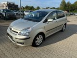 Toyota Corolla Verso 2.2 D-CAT Executive 7-Sitzer - Toyota: D Cat