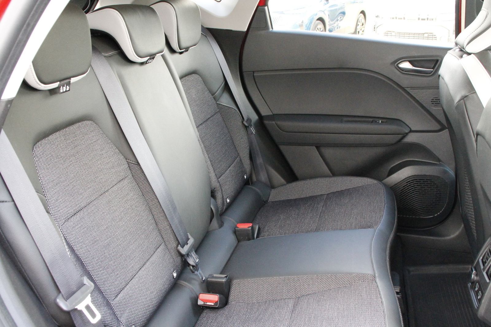 Fahrzeugabbildung Renault Captur Techno Mild Hybrid 140