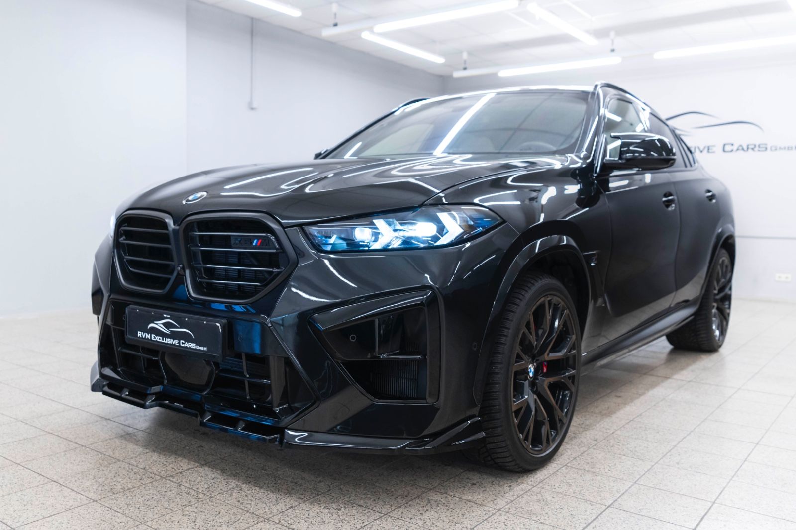 Fahrzeugabbildung BMW X6 M Competition B&W SKY LOUNGE 360° M+S