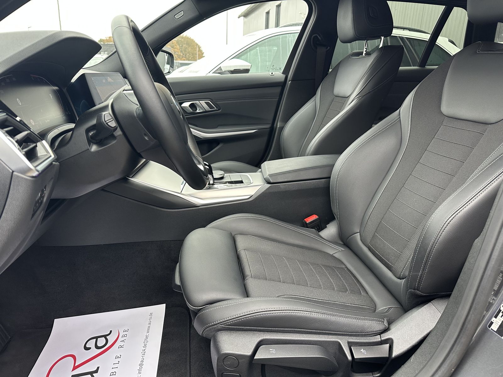 Fahrzeugabbildung BMW 320d Touring Sport-Line NAV+LED+ACC+HIFI+17ZO+LC