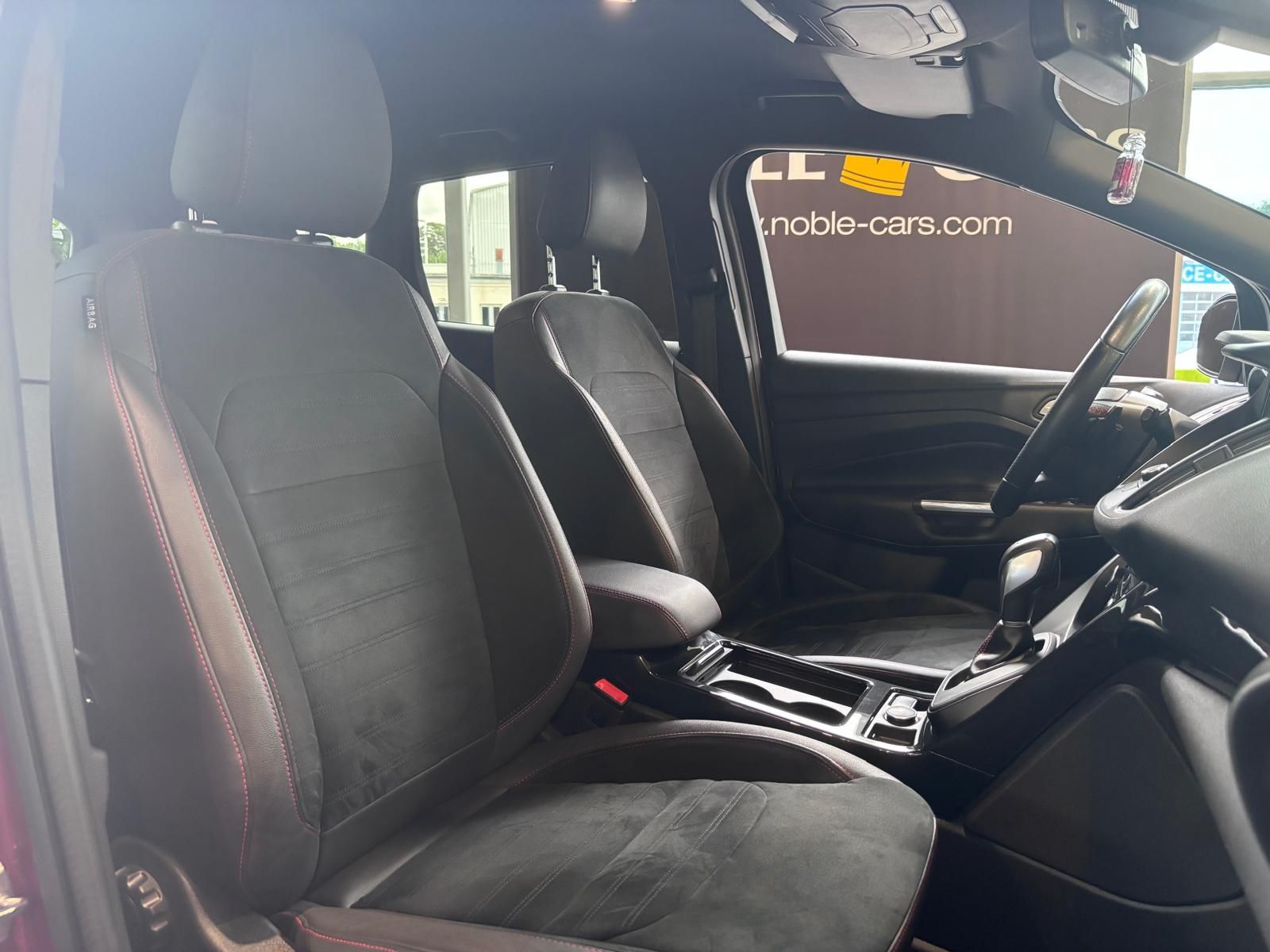 Fahrzeugabbildung Ford Kuga ST-Line Allrad SONY XENON NAVI
