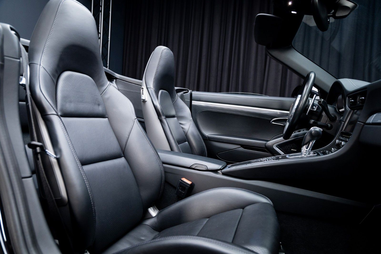 Fahrzeugabbildung Porsche Turbo Cabrio + 2. Hand + Scheckheft + Approved