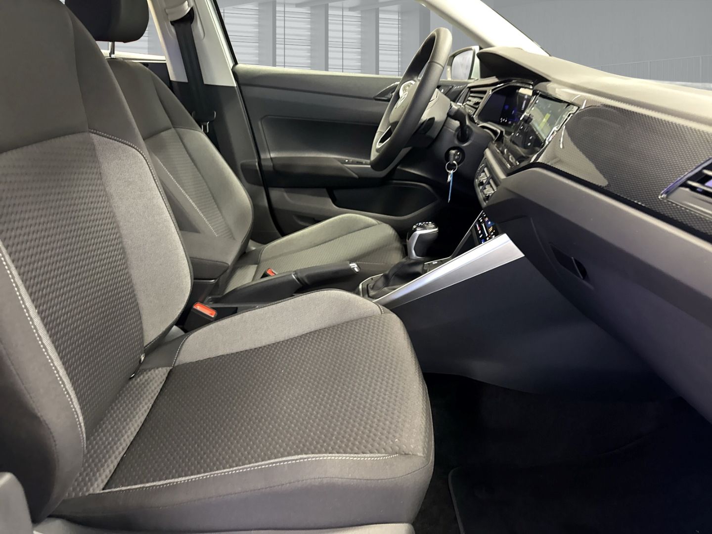 Fahrzeugabbildung Volkswagen Polo VI Life 1.0 TSI Digitales Cockpit LED ACC A