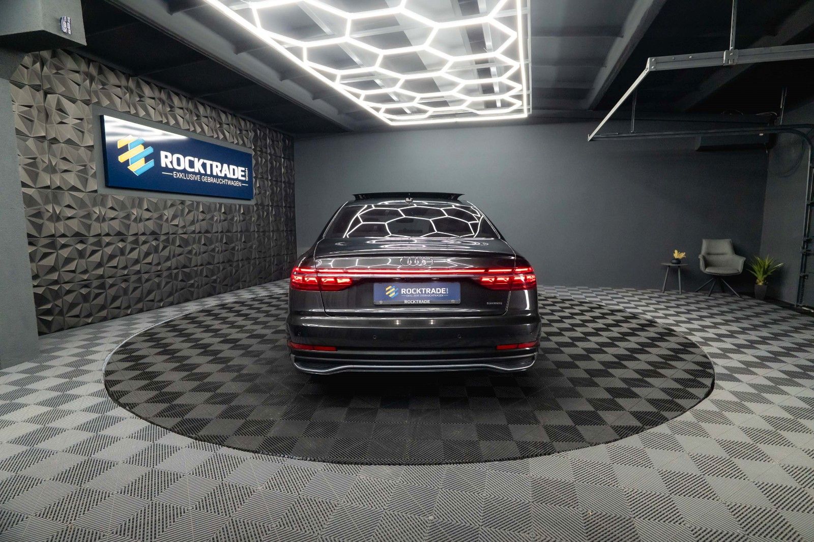 Fahrzeugabbildung Audi A8 60 TFSIe quattro S-Line *Dynamik*Pano*Massage
