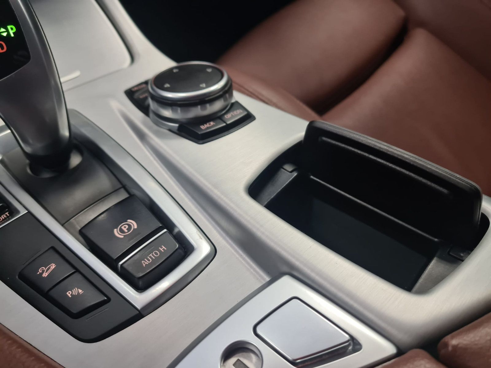 Fahrzeugabbildung BMW 520 d xDrive / AHK / Bi-XENON / LEDER