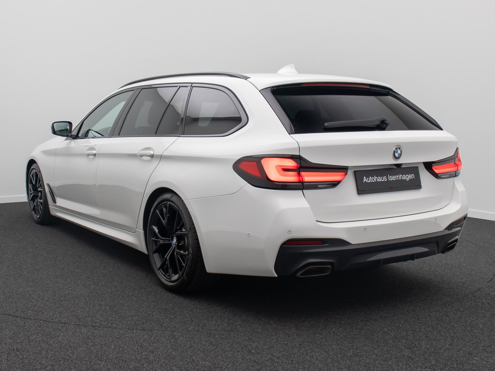 Fahrzeugabbildung BMW 540i xD M Sport 360°Memory DAB AHK Belüftung H/K