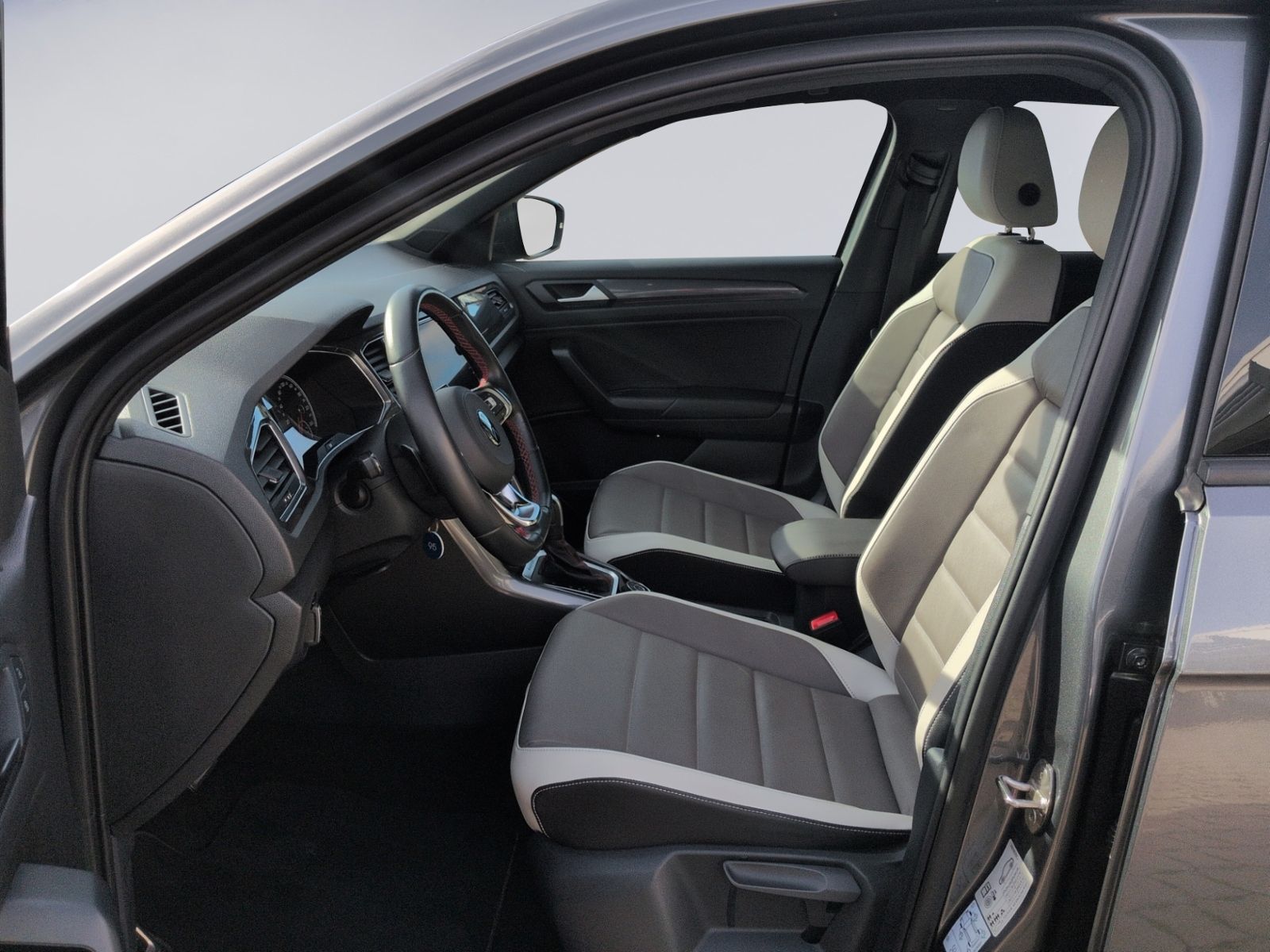 T-Roc 2.0 TSI 4M DSG Sport STHZ+KAMERA+LEDER