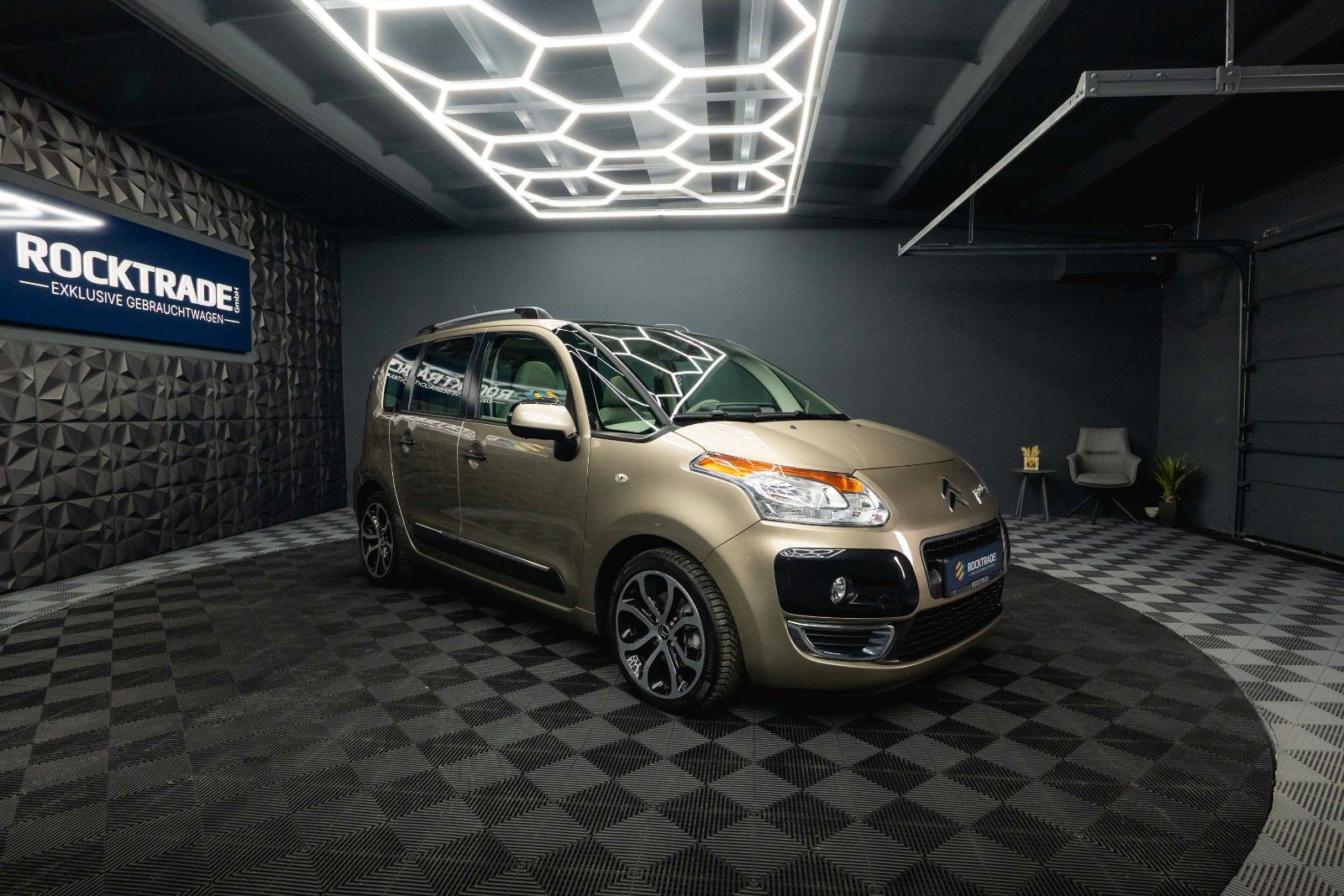 Fahrzeugabbildung Citroën C3 Picasso Exclusive Black Paket *1.Hand*Pano*