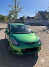 Mazda 2 1.3 63kW Independence - Mazda 2: Grün
