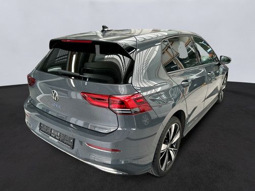 Fahrzeugabbildung Volkswagen Golf VIII GTE LED+KAMERA+ACC+APP+SHZ+18"